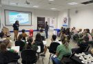 Ação educativa aproxima comunidade do saneamento por meio do programa Portas Abertas em Camboriú