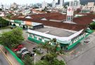 Médicos do Hospital Cirúrgico de Camboriú relatam salários atrasados; Prefeitura afirma que repasses à empresa foram feitos